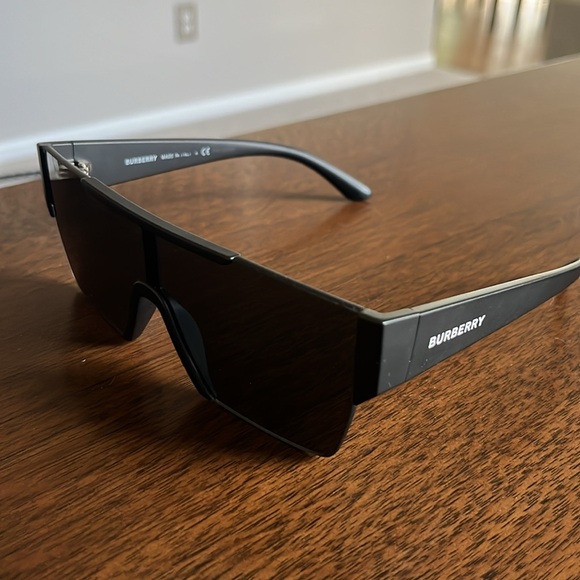 Burberry Shield Sunglasses - Picture 2 of 5